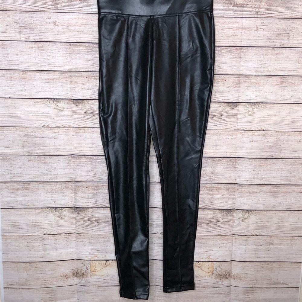 NWT Hue Faux‎ Leather Leggings